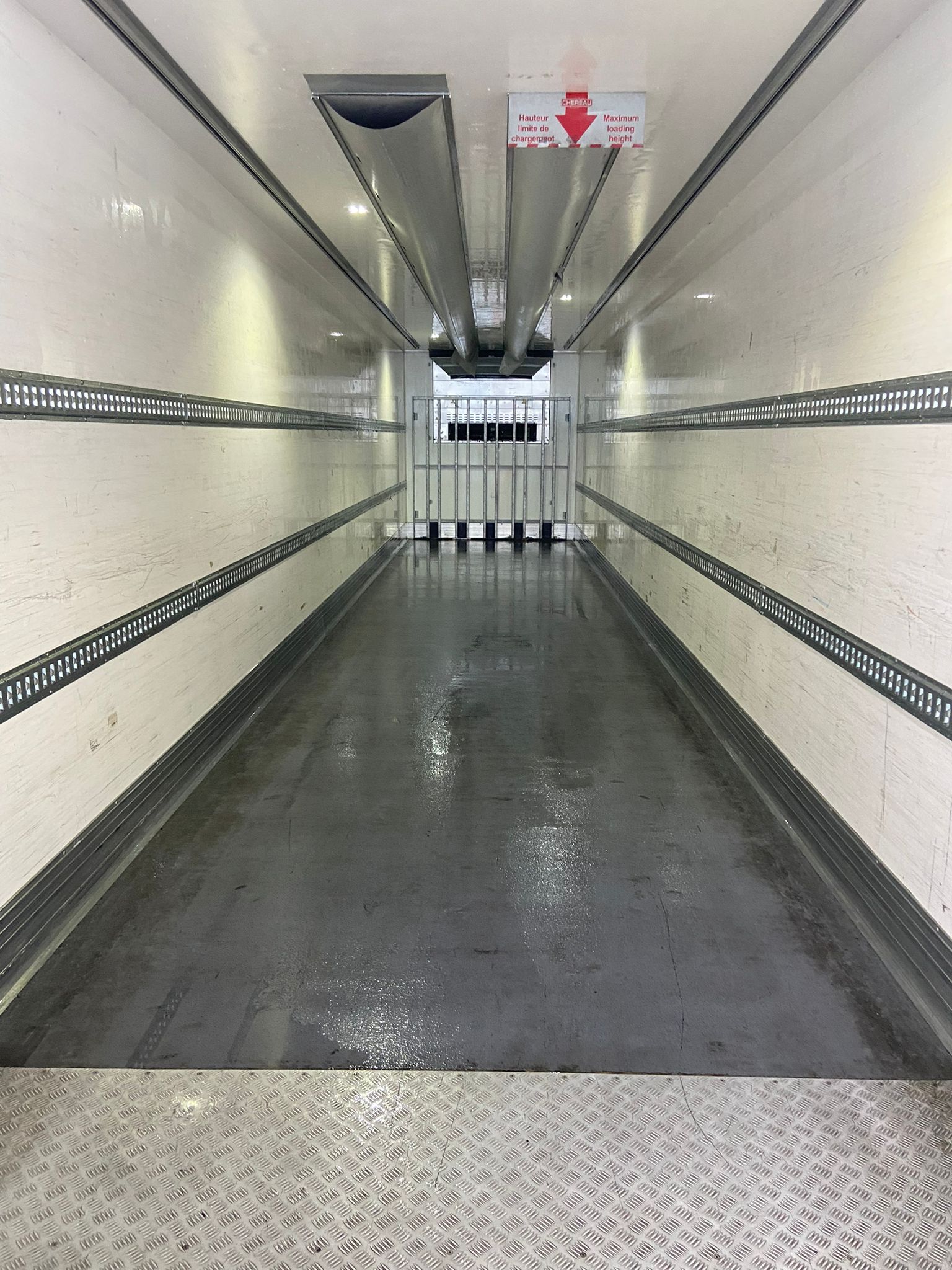 Après nettoyage remorque intérieur camion